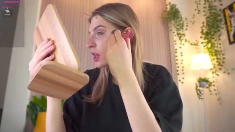 Im Cassie3 online show from 24, 2, 2026