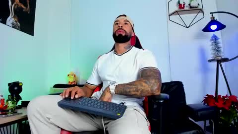 Matheo Brown online show from 1, 1, 2025