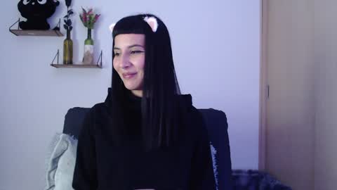 Snapshot of cat_black___ chatting on 5, 1, 2025 cat online show from 5, 1, 2025