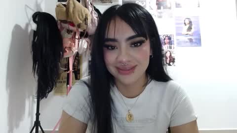 Snapshot of cat_mila_ chatting on 13, 10, 2025 Mila online show from 13, 10, 2025