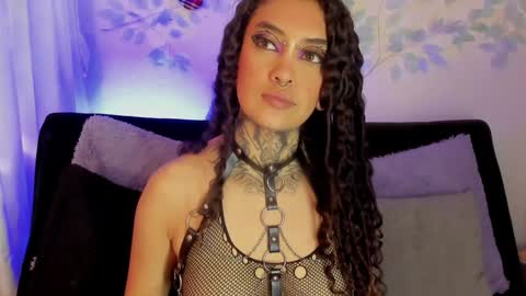 Cata green model independient online show from 19, 12, 2024