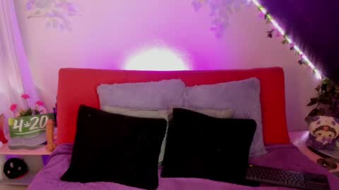 Cata green model independient online show from 18, 1, 2025