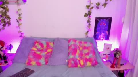 Cata green model independient online show from 25, 9, 2025