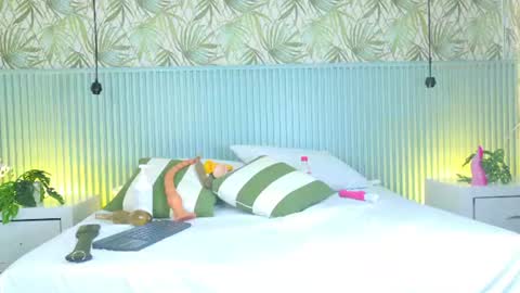 Snapshot of cata_muakgb chatting on 24, 7, 2026 Dani online show from 24, 7, 2026