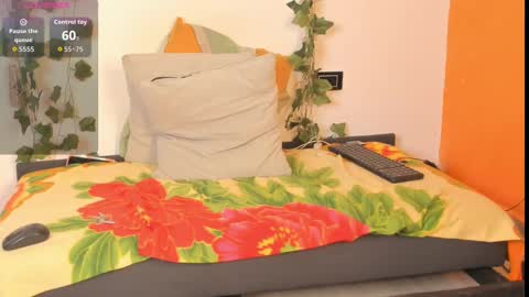 cataleya19__ online show from 7, 10, 2025