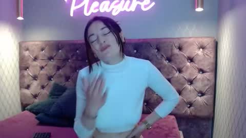 cataleyadamourx online show from 16, 12, 2025