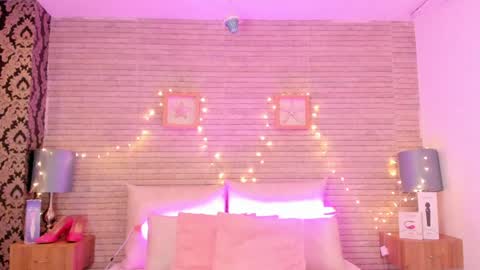 Snapshot of catalinnathompson chatting on 28, 1, 2025 CatalinnaThompson online show from 28, 1, 2025