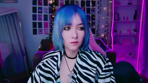 Snapshot of catharinejones chatting on 12, 7, 2026 KettieHi My name is Katie I love drawing and I can play the guitar. And love dancing online show from 12, 7, 2026