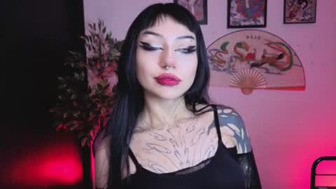 Snapshot of cati_petite chatting on 29, 7, 2026 Cati help me reach my goal of 100 thumbs up again 3 online show from 29, 7, 2026