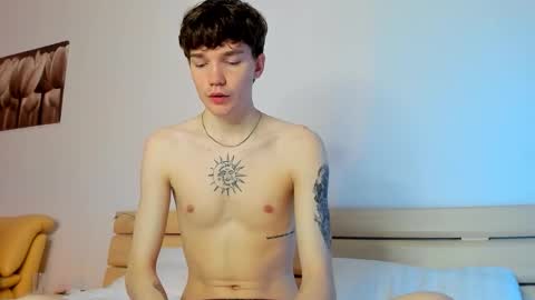Snapshot of caties_cutes2 chatting on 6, 10, 2025 Tobi Den online show from 6, 10, 2025