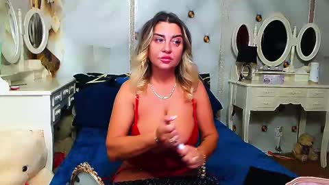 Snapshot of catpussy4 chatting on 18, 11, 2025 lauren online show from 18, 11, 2025