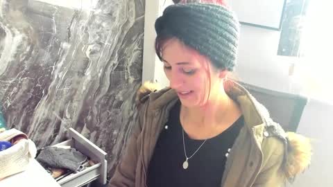 CATT EVANS online show from 28, 12, 2024