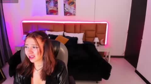 Snapshot of catti_brie_ chatting on 24, 7, 2026 catti_brie_ online show from 24, 7, 2026
