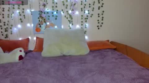 cattie_w_ online show from 23, 10, 2025