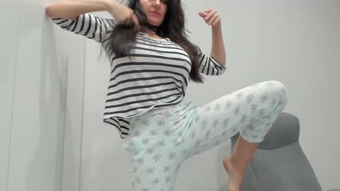 Snapshot of catty190 chatting on 22, 1, 2025 catty online show from 22, 1, 2025