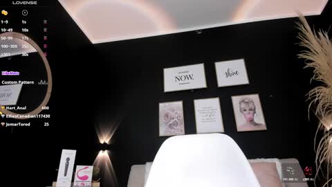 catvalentinee_ online show from 31, 12, 2024