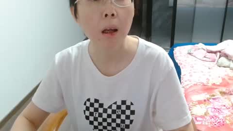 Snapshot of cbz112233 chatting on 30, 4, 2026 ANNYANNY online show from 30, 4, 2026