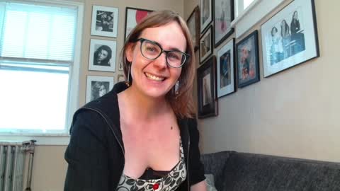 Cecily Saint Claire online show from 6, 2, 2025