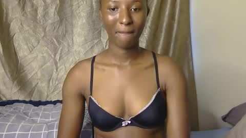 Snapshot of cee_queen chatting on 21, 5, 2026 cee_queen online show from 21, 5, 2026