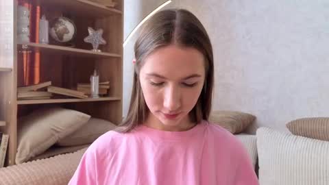 Josie Manesi online show from 9, 9, 2025