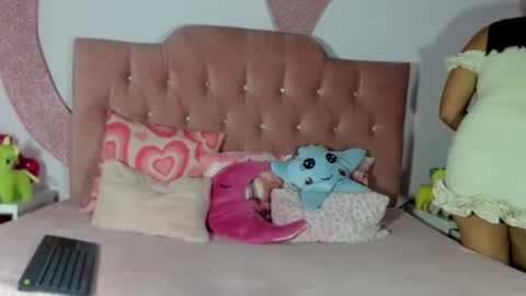 Snapshot of celeste57 chatting on 26, 9, 2025 celeste57 online show from 26, 9, 2025