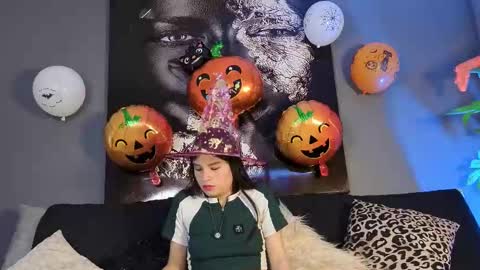 Snapshot of celestesecret chatting on 24, 10, 2025 Sara online show from 24, 10, 2025