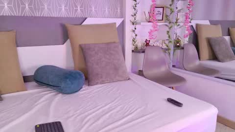 Snapshot of celine_lee chatting on 22, 11, 2025 Celine online show from 22, 11, 2025