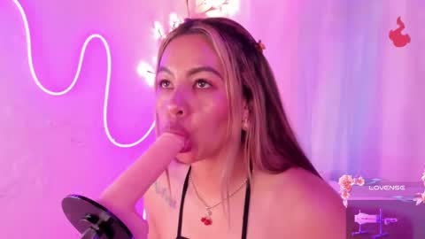 Hello guys my name is Sofi and Lizzie and  Vanessa online show from 2, 10, 2025