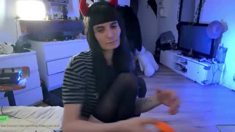 CeriseLapine online show from 10, 11, 2025