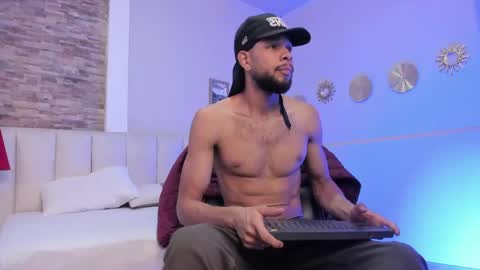 Snapshot of cero_khalifa chatting on 1, 5, 2026 cero khalifa online show from 1, 5, 2026
