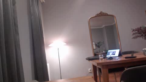 Snapshot of cfnmfriendly chatting on 20, 12, 2024 cfnmfriendly online show from 20, 12, 2024