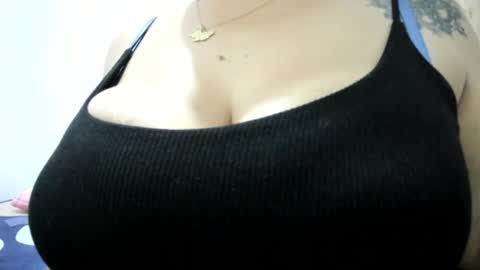 Snapshot of chanell15 chatting on 27, 5, 2026 Fabi online show from 27, 5, 2026