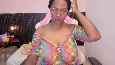 Snapshot of channel_brunette chatting on 28, 4, 2026 Chanel online show from 28, 4, 2026