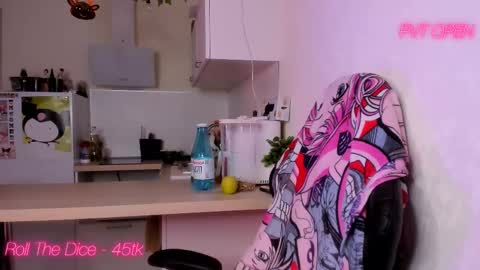 Snapshot of channeluwu chatting on 27, 2, 2025 Holly online show from 27, 2, 2025