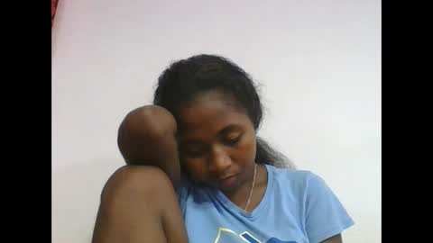 Snapshot of chantale483461 chatting on 17, 5, 2026 chantale483461 online show from 17, 5, 2026