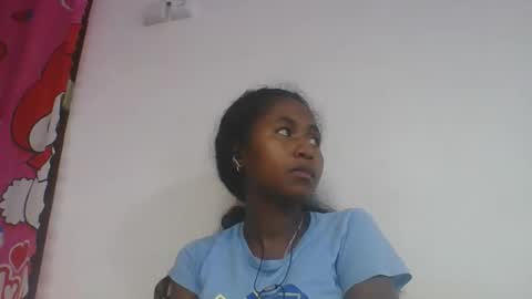 Snapshot of chantale483461 chatting on 20, 5, 2026 chantale483461 online show from 20, 5, 2026