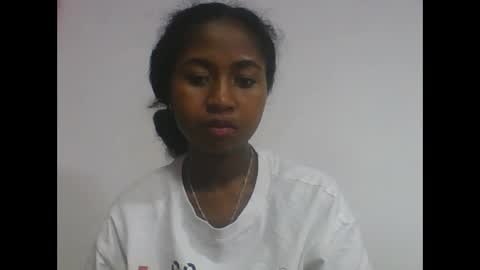 Snapshot of chantale483461 chatting on 25, 5, 2026 chantale483461 online show from 25, 5, 2026