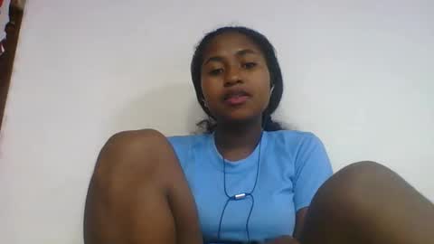 Snapshot of chantale483461 chatting on 26, 5, 2026 chantale483461 online show from 26, 5, 2026