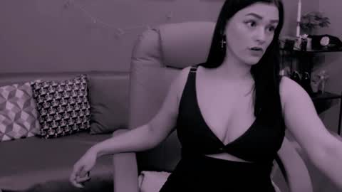 Snapshot of chantallovely chatting on 15, 12, 2024 The Queen online show from 15, 12, 2024