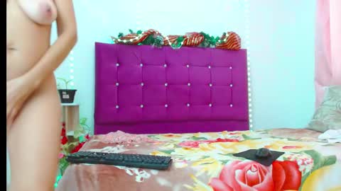 Snapshot of chantalsemenova2023 chatting on 11, 12, 2024 chantal sweety and horny latina for u online show from 11, 12, 2024
