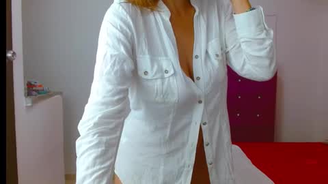 Snapshot of chantalsemenova2023 chatting on 8, 1, 2025 chantal sweety and horny latina for u online show from 8, 1, 2025