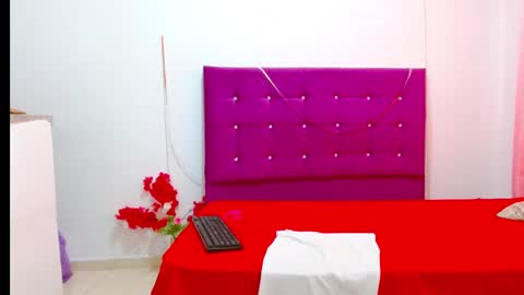 Snapshot of chantalsemenova2023 chatting on 15, 1, 2025 chantal sweety and horny latina for u online show from 15, 1, 2025