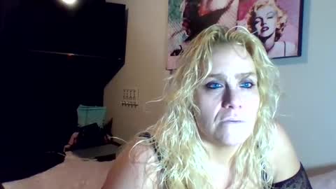 Snapshot of chaosangel33 chatting on 17, 9, 2025 Ms. Behaving online show from 17, 9, 2025