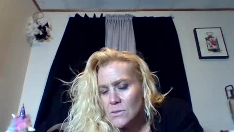 Snapshot of chaosangel33 chatting on 10, 10, 2025 Ms. Behaving online show from 10, 10, 2025