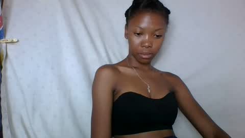 Snapshot of chariola0101 chatting on 29, 1, 2025 chariola0101 online show from 29, 1, 2025