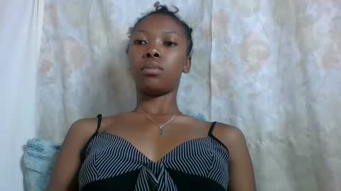 Snapshot of chariola0101 chatting on 1, 2, 2025 chariola0101 online show from 1, 2, 2025