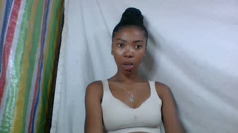 Snapshot of chariola0101 chatting on 2, 2, 2025 chariola0101 online show from 2, 2, 2025