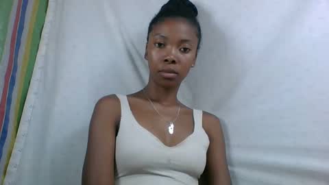 Snapshot of chariola0101 chatting on 2, 2, 2025 chariola0101 online show from 2, 2, 2025