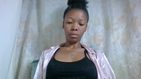 Snapshot of chariola0101 chatting on 4, 2, 2025 chariola0101 online show from 4, 2, 2025