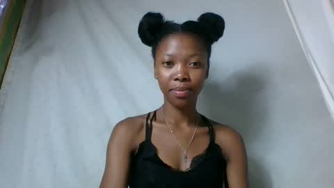Snapshot of chariola0101 chatting on 4, 2, 2025 chariola0101 online show from 4, 2, 2025